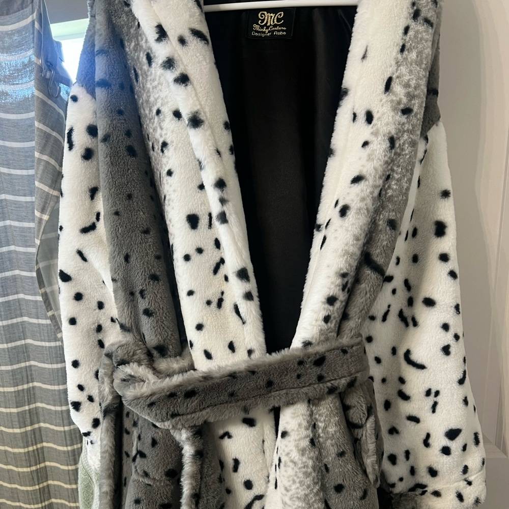 Stunning “Minky Courture” robe- worn only once for photo shoot!